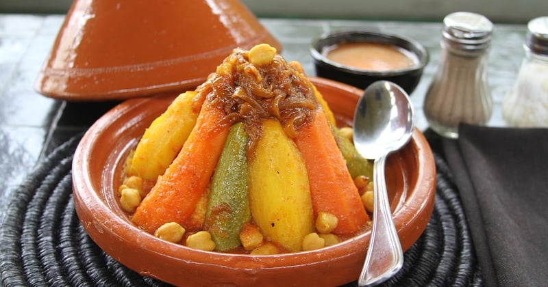 Comment préparer un vrai couscous marocain traditionnel comme au Maroc